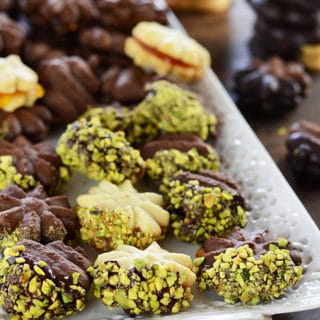 A close up of betefour dessert cookies on a plate