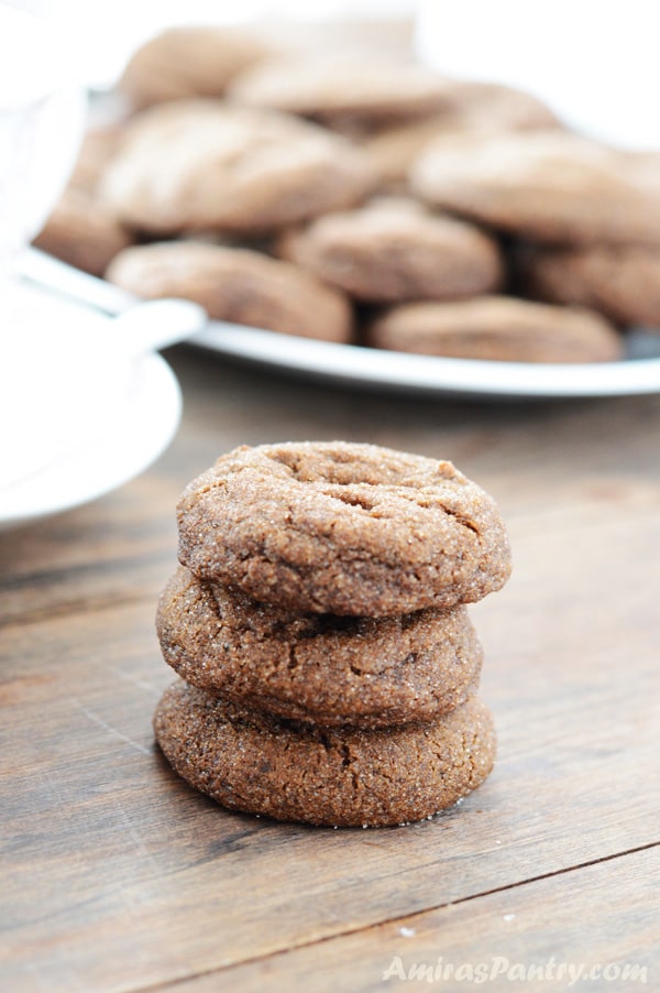 Soft And Chewy Ginger Molasses Cookies - Amira's Pantry