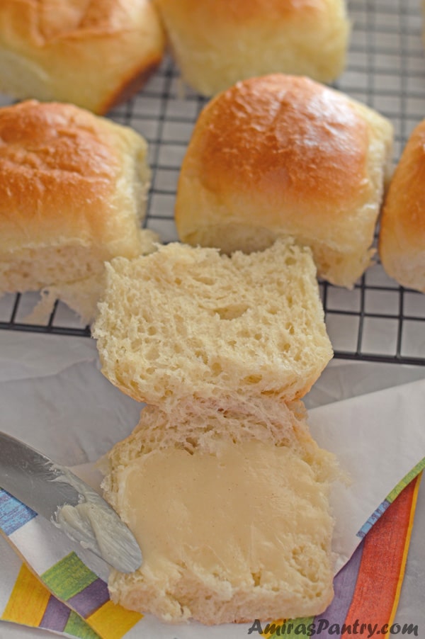 Fluffy Buttery Dinner Rolls Amira's Pantry