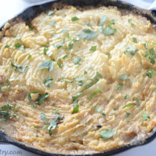 Une photo montrant une casserole avec de la purée de pommes de terre