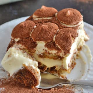 Classic Tiramisu Recipe (Without Alcohol) - Amira's Pantry