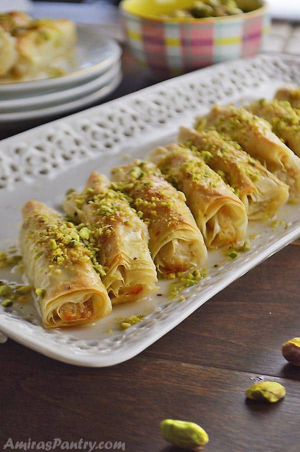 Znoud el sit placed on a serving white plate