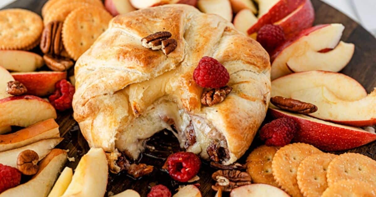 Baked Brie in Puff Pastry With Apricot or Raspberry Preserves Recipe 