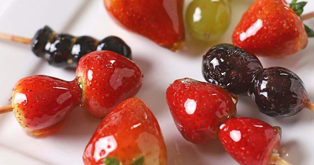 Tanghulu Recipe (Candied Fruits) - Amira's Pantry