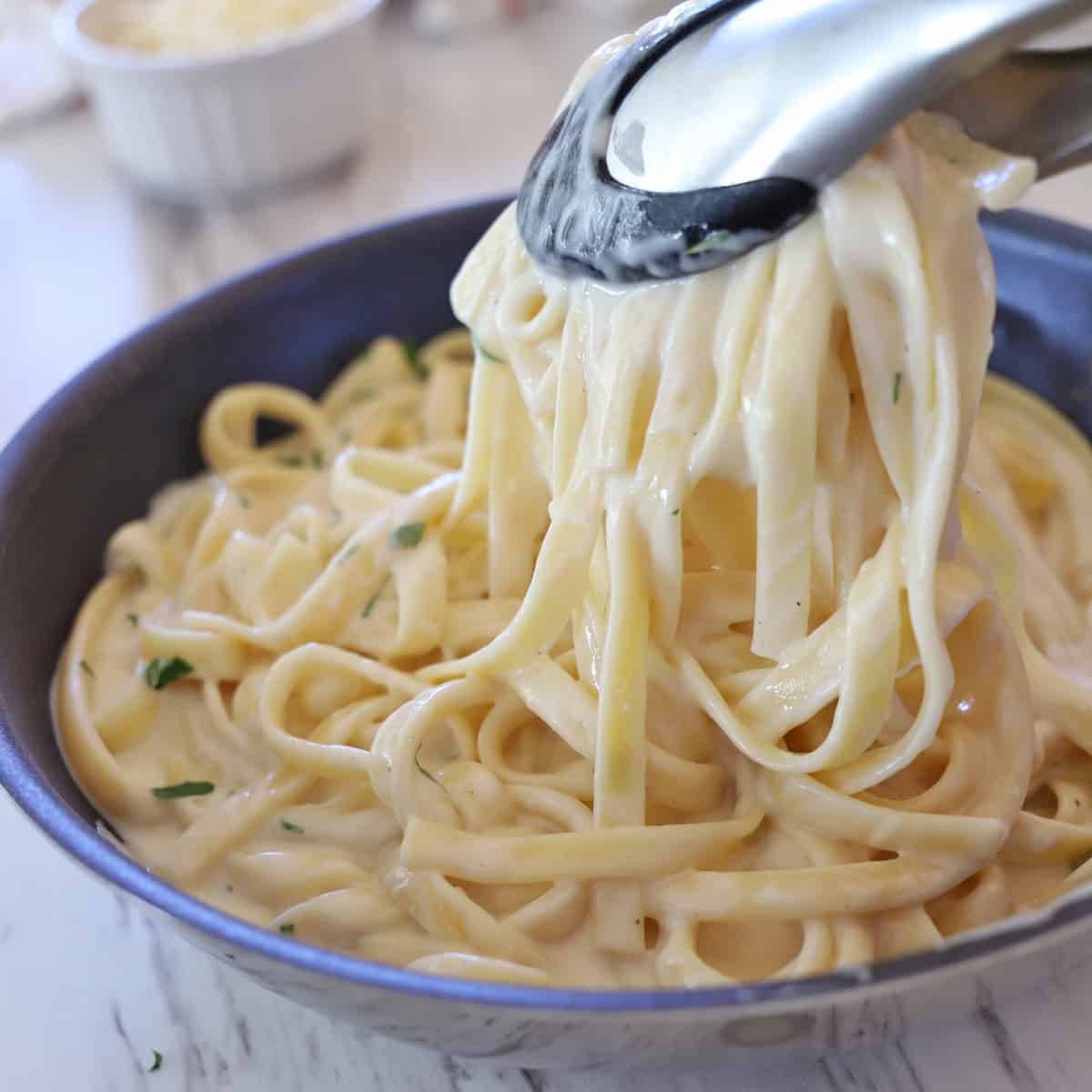 Homemade Alfredo Sauce (No Heavy Cream, No Cream Cheese) - Amira's Pantry