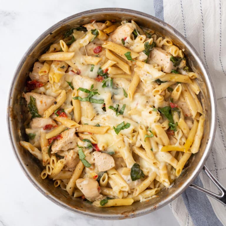 Creamy Tuscan Chicken Pasta Easy One Pot Recipe - Amira's Pantry