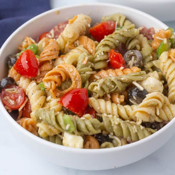 Zesty Italian Pasta Salad {With 5-minute Italian Dressing} - Amira's Pantry