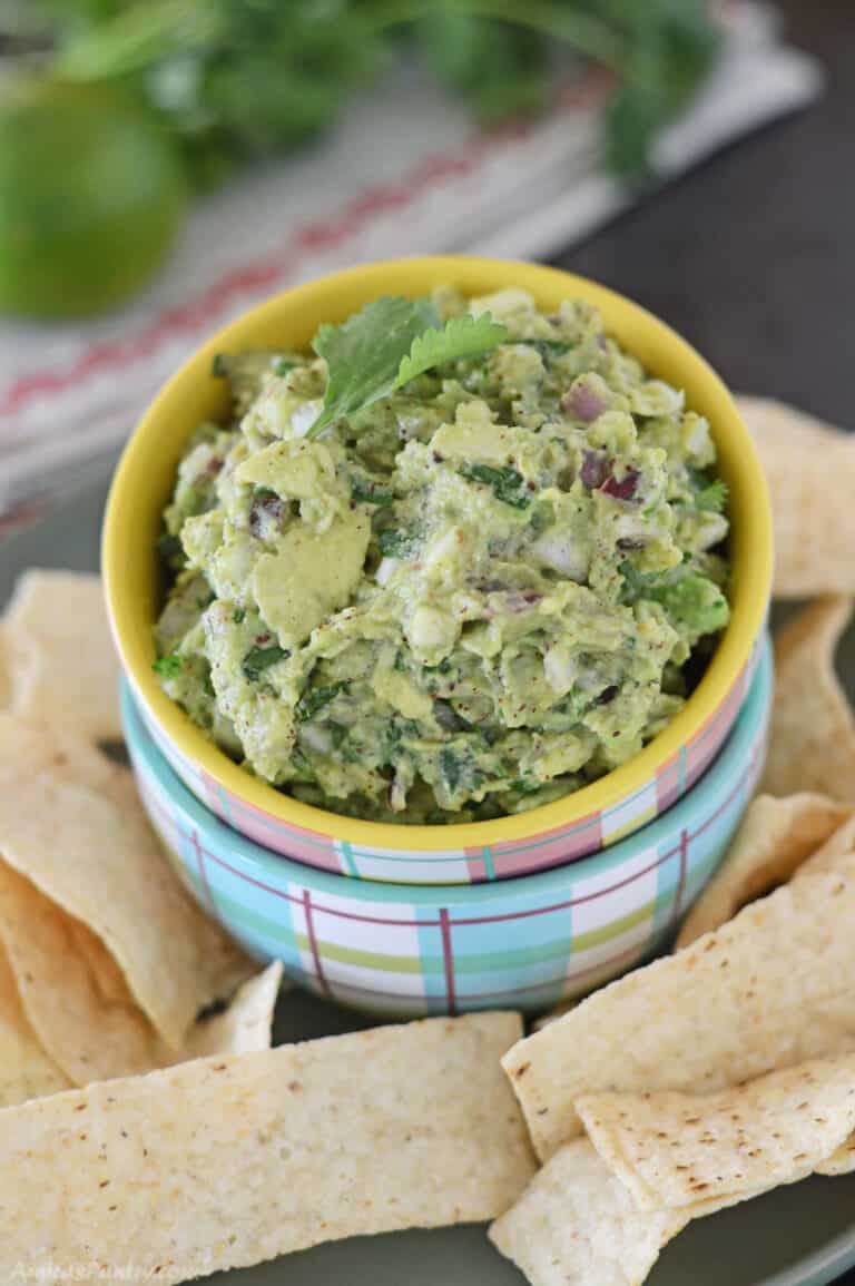 No Tomato Guacamole ( Healthy & Keto) Amira's Pantry