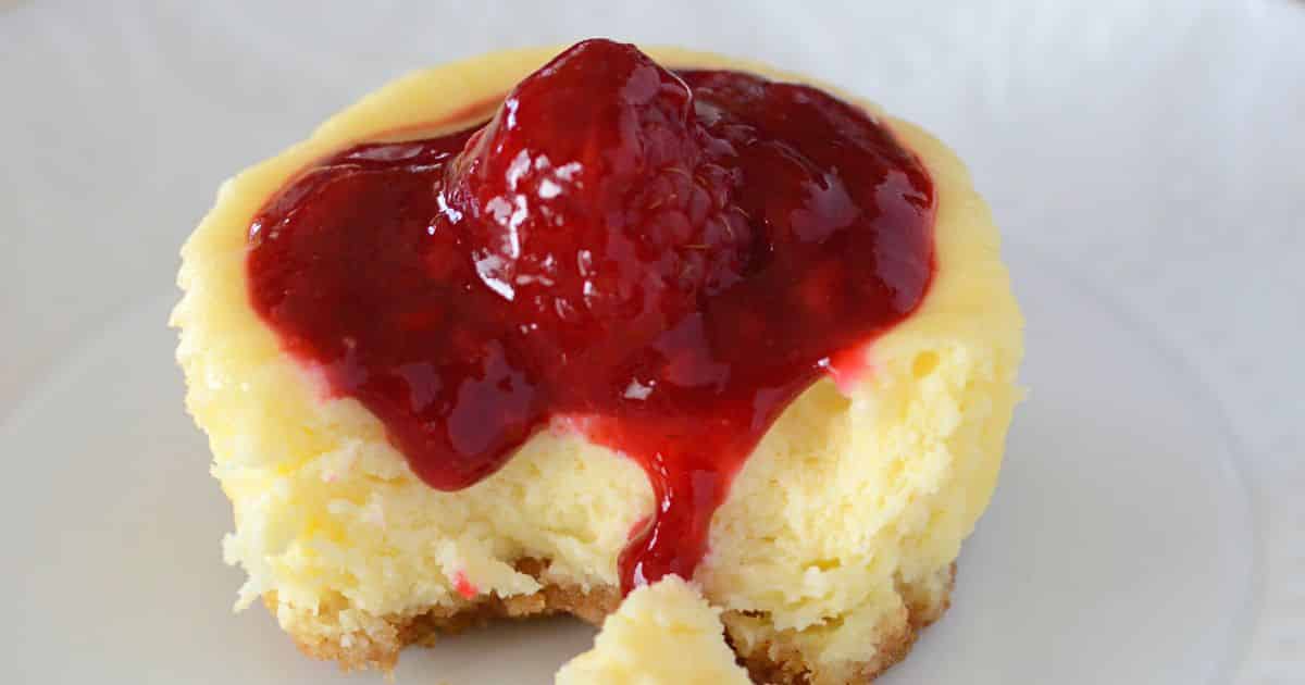 Mini Basque Cheesecake Raspberry Mini Raspberry Cheesecake - Amira's Pantry