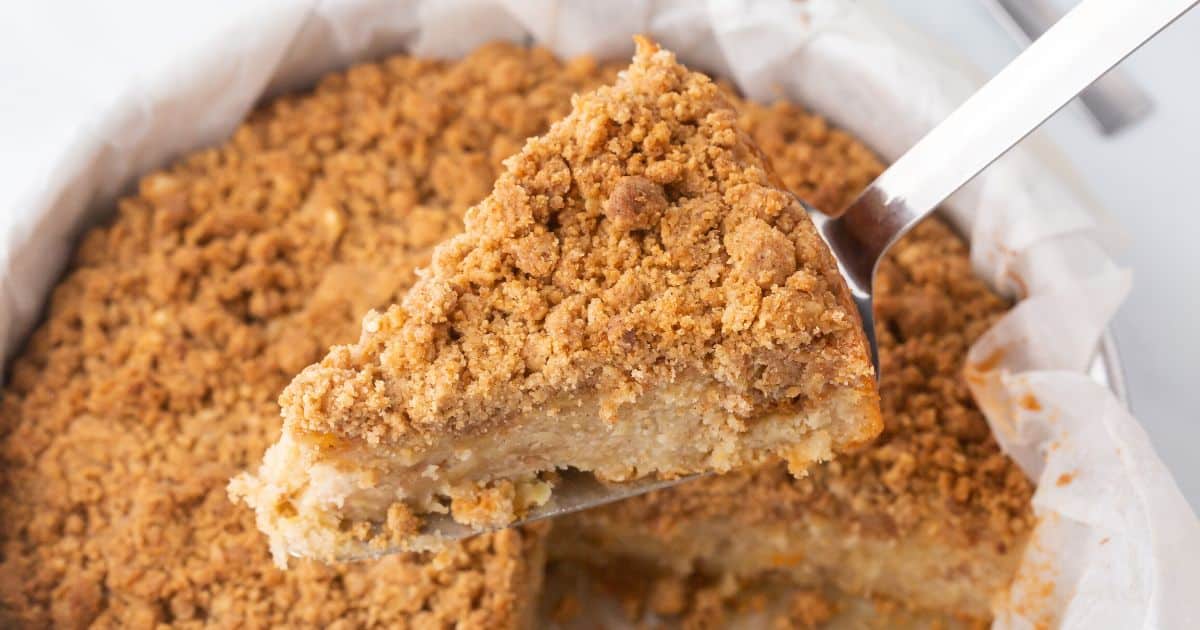 Apple Cinnamon Crumb Cake Amira's Pantry