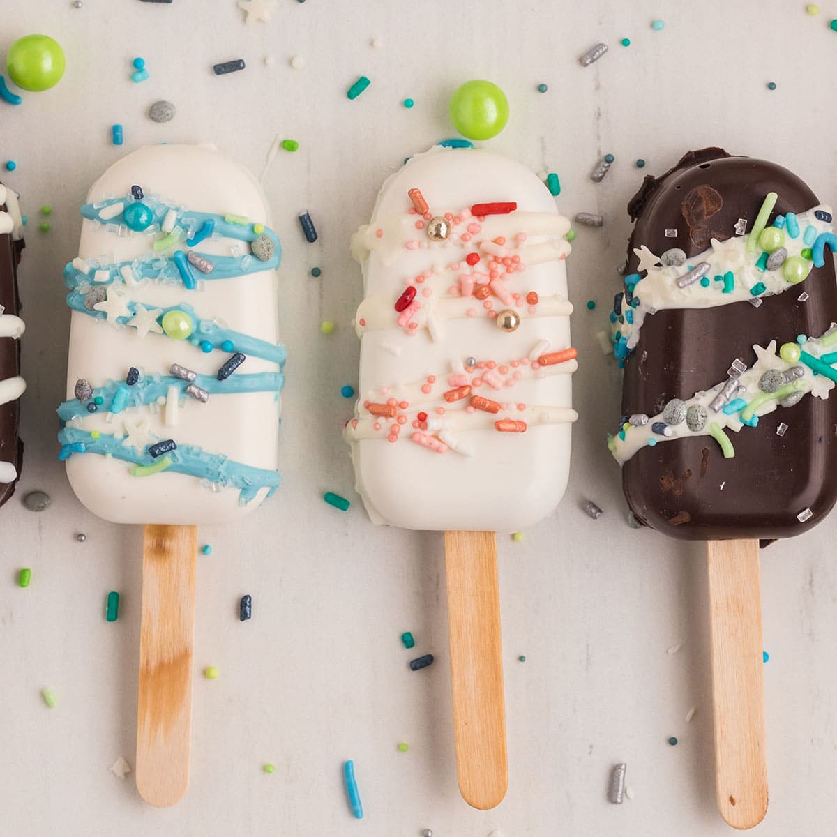How to Make Cakesicles (Cake Popsicles Recipe!)