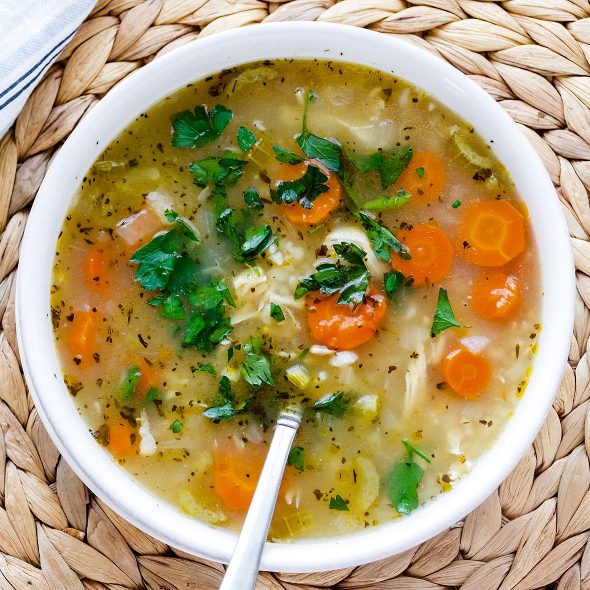 Creamy Chicken Potato Soup { Easy Instant Pot Recipe} - Amira's Pantry