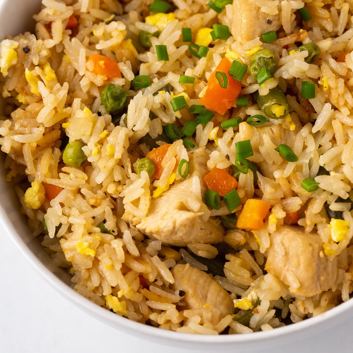 Instant Pot Chicken Fried Rice (30-minute Dinner) - Amira's Pantry