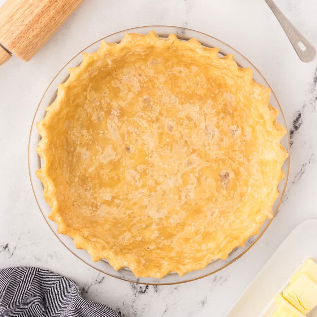 How To Blind Bake Pie Crust - Amira's Pantry