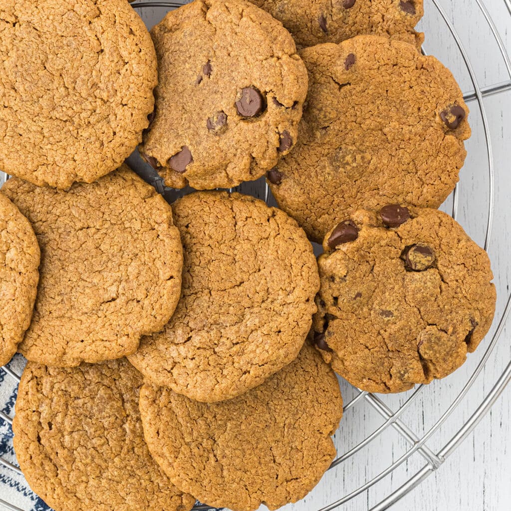 Easy Almond Butter Cookies (3-ingredients/Flourless) - Amira's Pantry