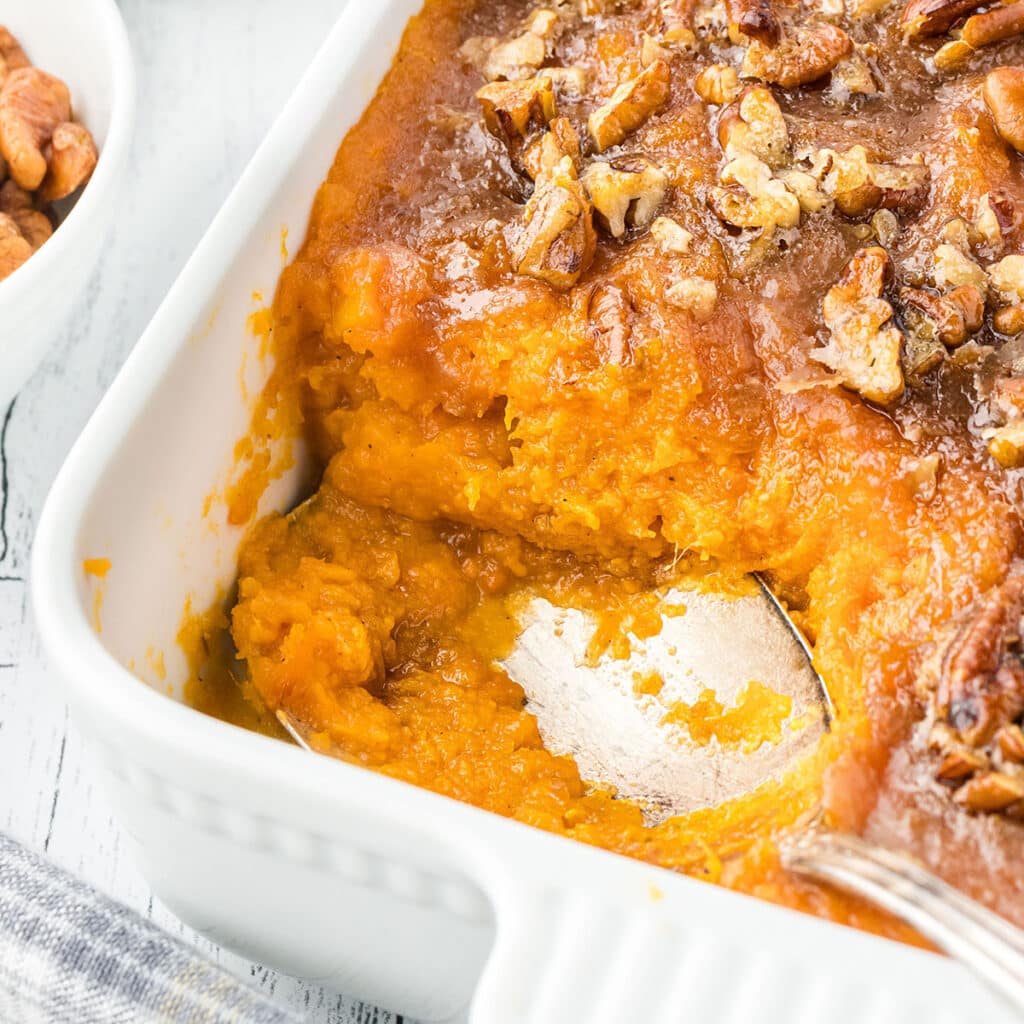 Cracker Barrel Chicken and Rice (Creamy Stovetop Recipe) Amira's Pantry