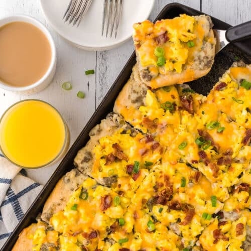 Easy Biscuit Breakfast Pizza (With Sausage Gravy) - Amira's Pantry
