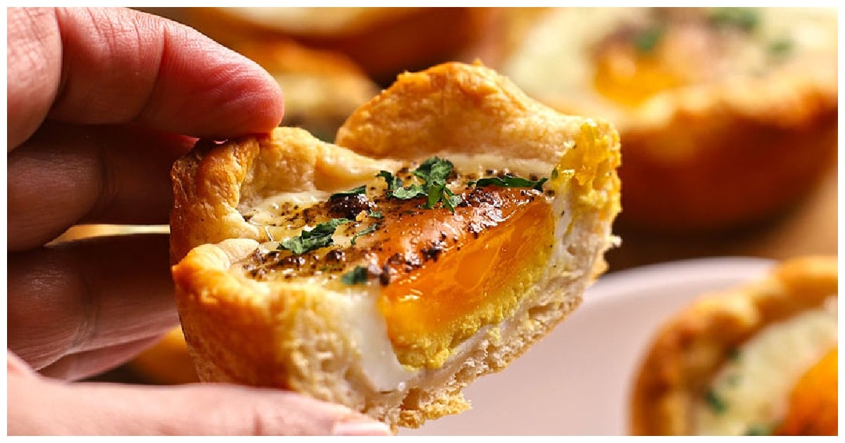 Egg in a Biscuit (Easy Breakfast Recipe) - Amira's Pantry